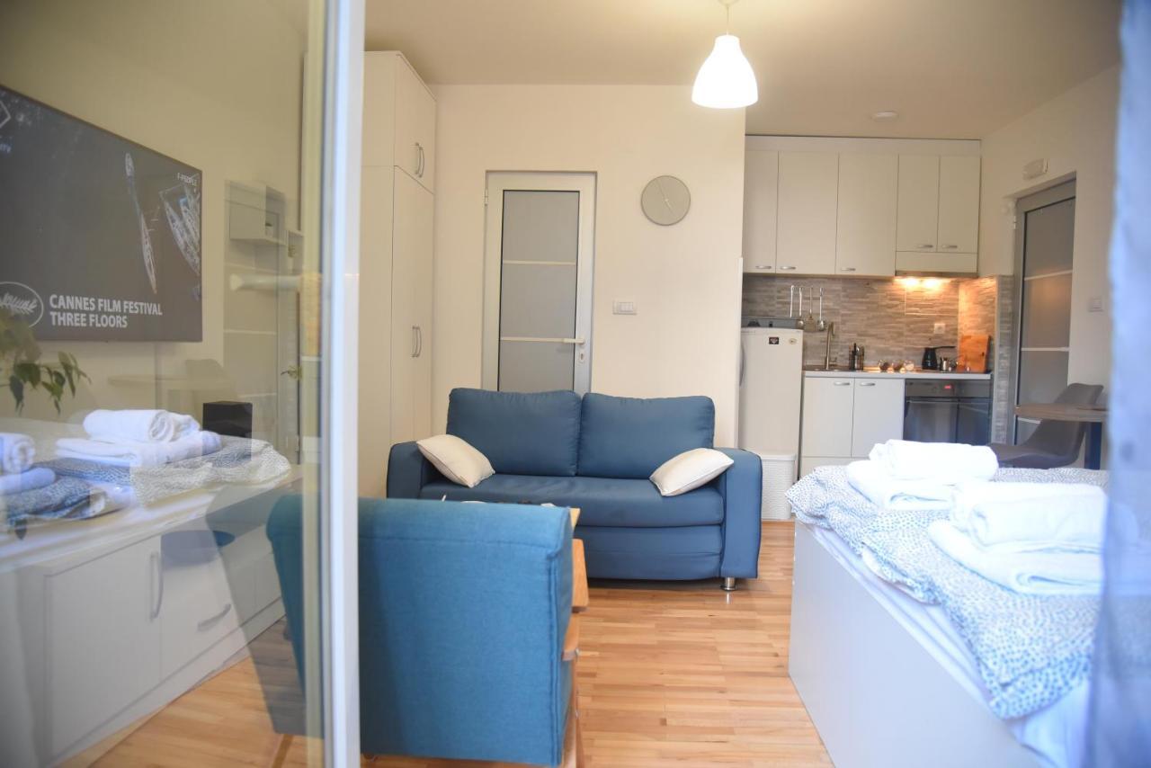 Ni Dekart Apartment מראה חיצוני תמונה