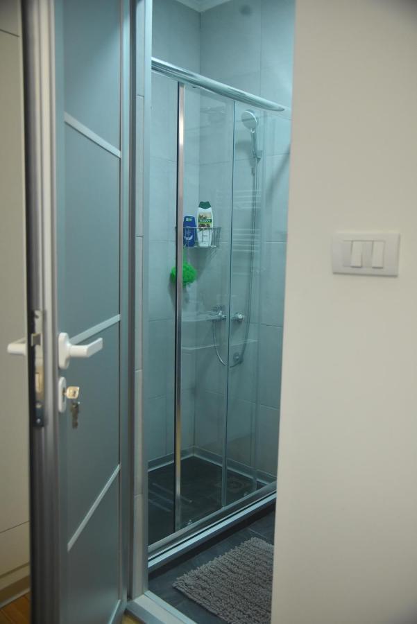Ni Dekart Apartment מראה חיצוני תמונה